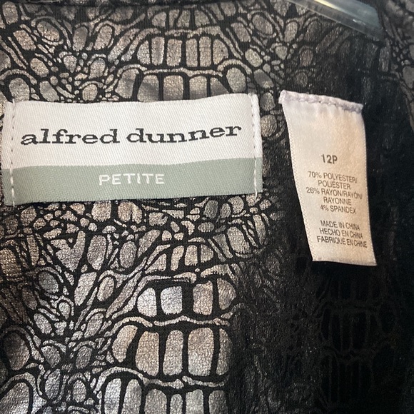 Alfred Dunner Petite women’s size 12P black/silver snakeskin pattern jacket - Picture 2 of 5